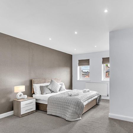 Brook Meadow House, 4 Bed House, Manchester Astley  Extérieur photo