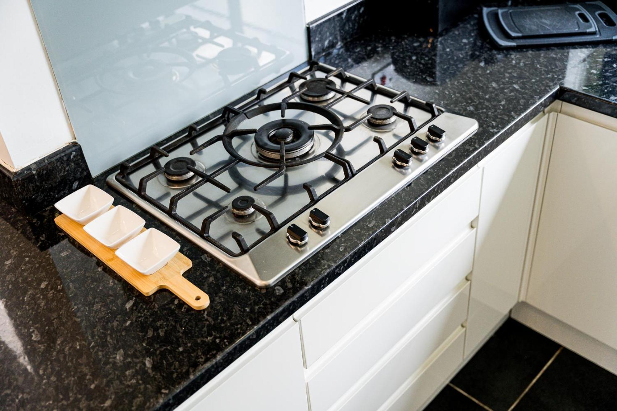 Brook Meadow House, 4 Bed House, Manchester Astley  Extérieur photo