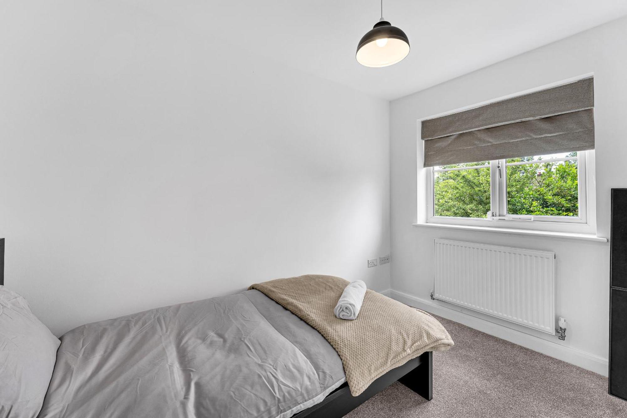Brook Meadow House, 4 Bed House, Manchester Astley  Extérieur photo